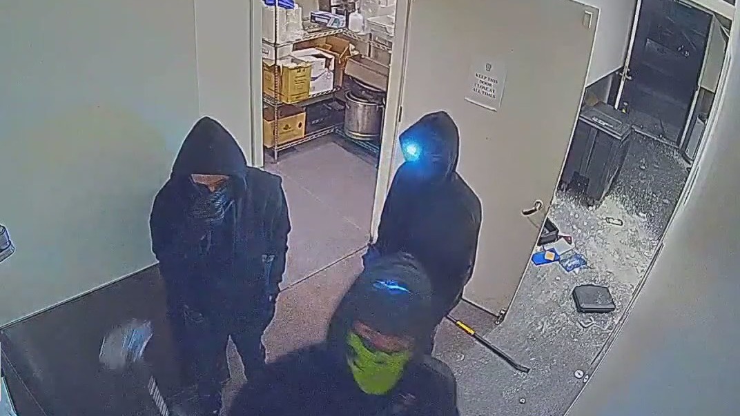 Oakland uptown restaurant hit 3 times in 3 weeks, manager fed up