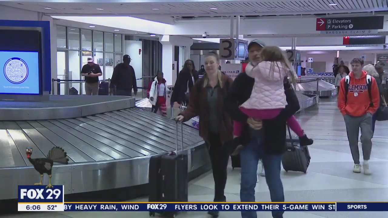 Thanksgiving Eve travel at Philadelphia International Airport