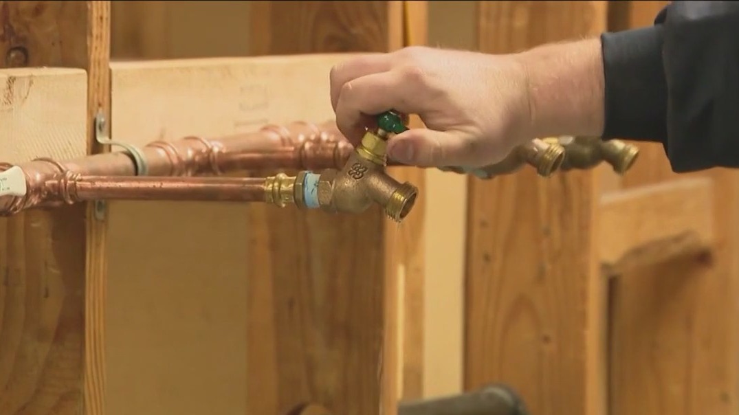 Prevent freezing pipes as temperatures drop in Chicago