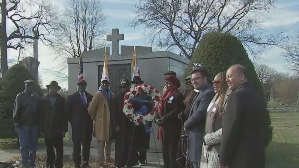 Legacy Committee commemorates Chicago's former mayor at wreath laying ceremony