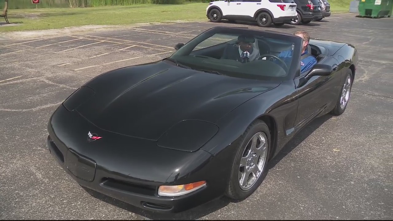 Cass Community Social Services auctioning off 1998 Corvette at annual fundraiser