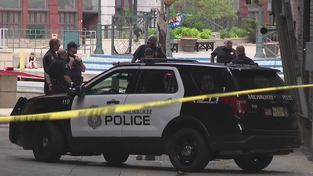 Man's body pulled from Milwaukee River