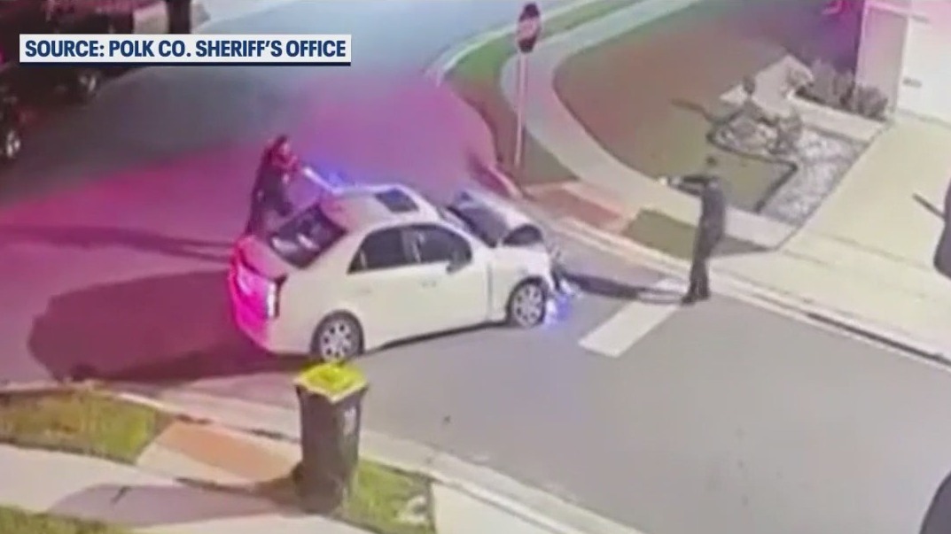 Close call for deputies in suspect's crash