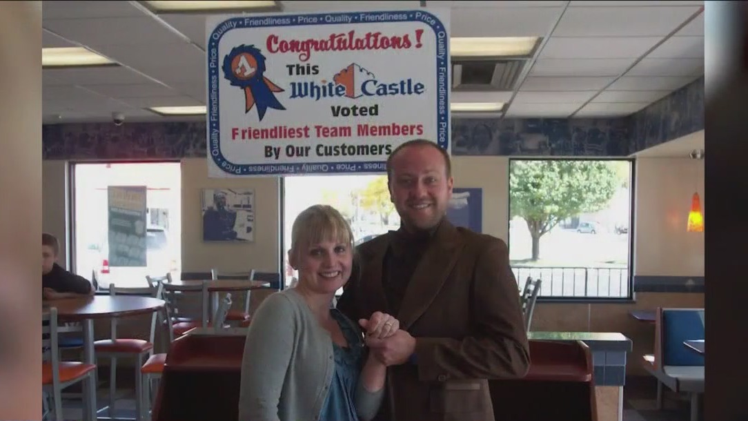 Two Chicago-area men inducted into White Castle Hall of Fame