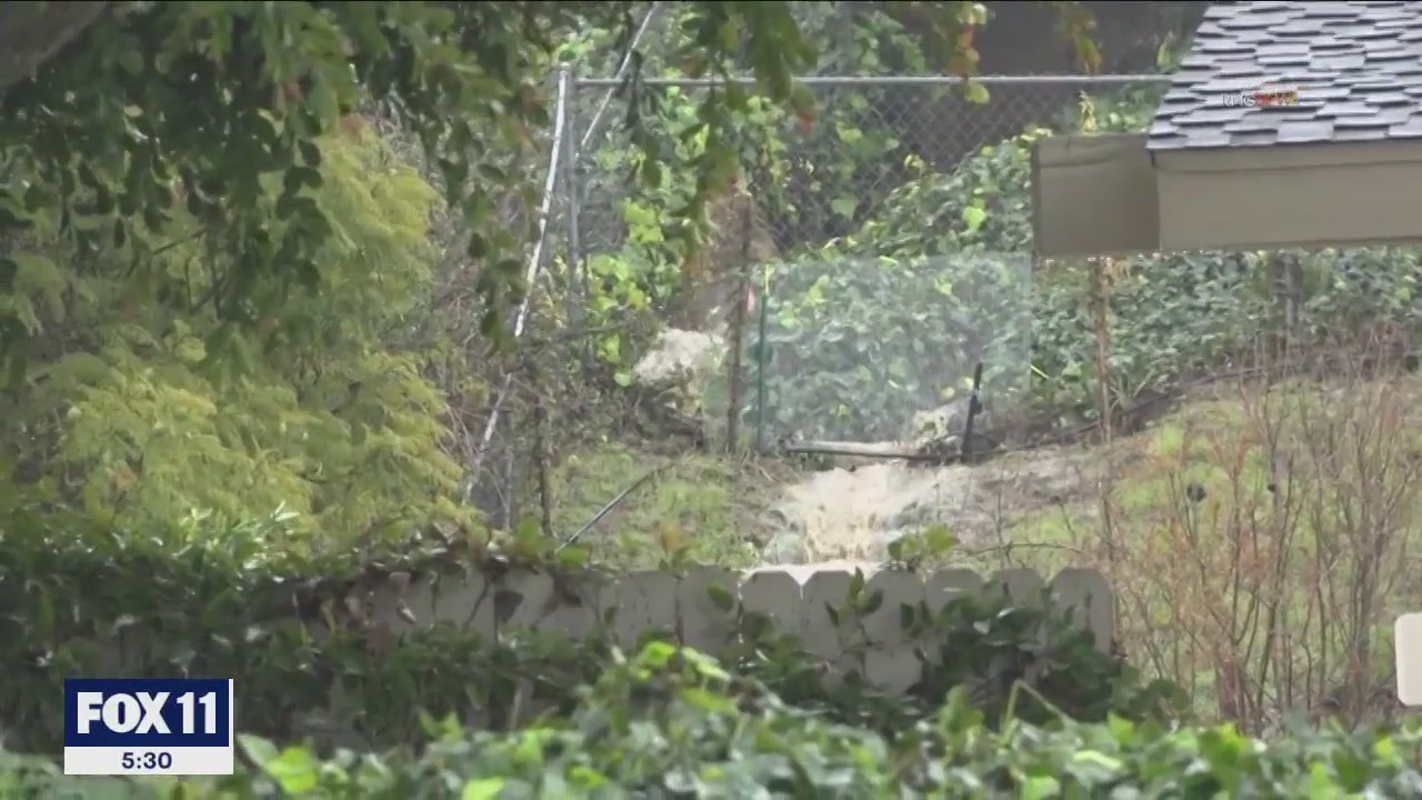 Sinkhole opens up near Camarillo country club