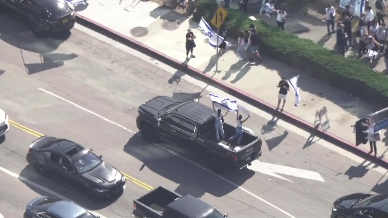 Locals rally in support of Israel in West LA