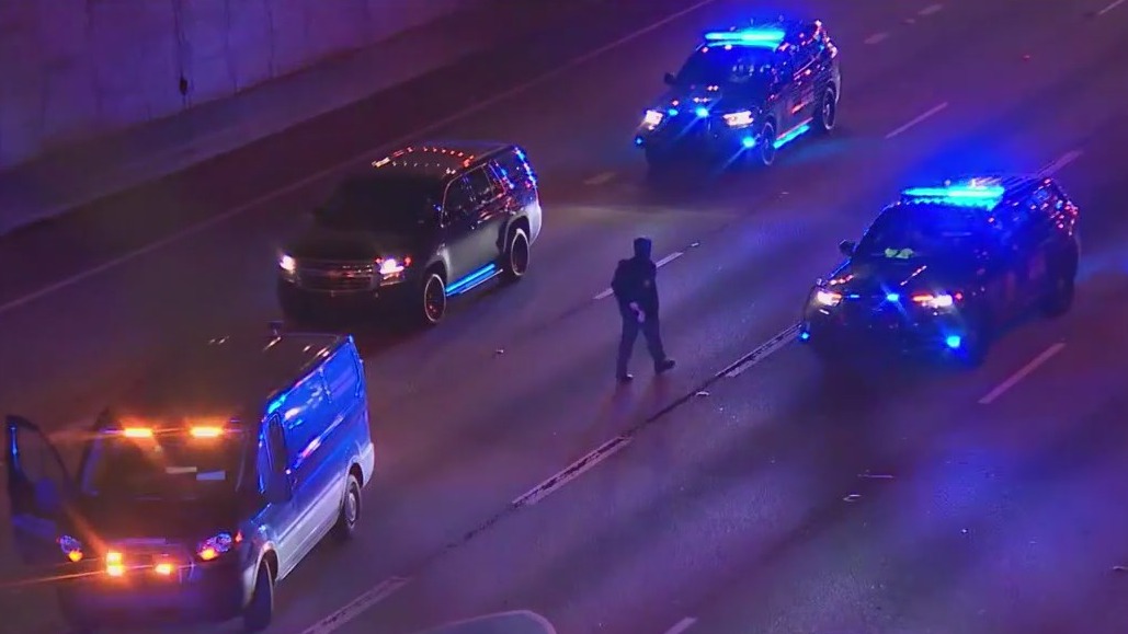 Woman killed walking on Atlanta interstate