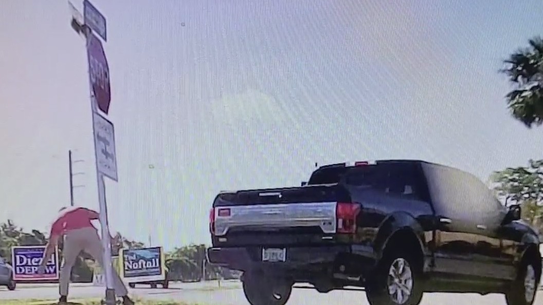 Florida mayoral candidate accused of stealing opponent's campaign signs from side of road