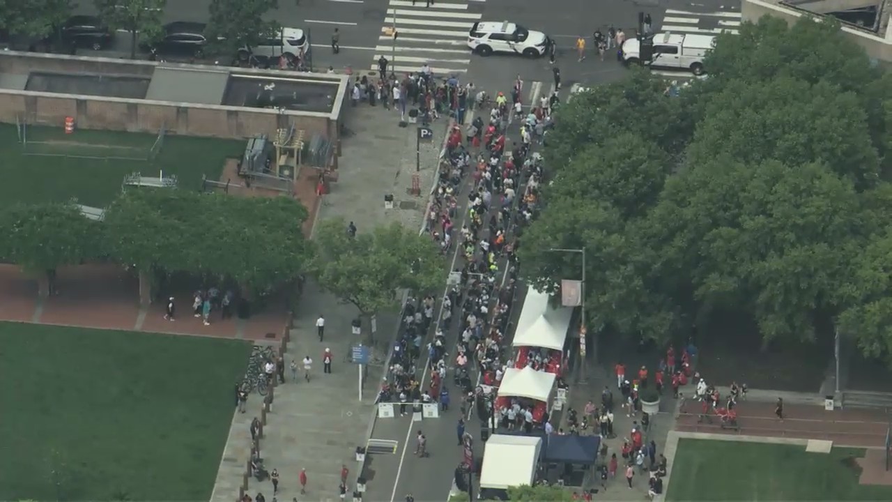 Customers line Philadelphia streets for Wawa Hoagie Day