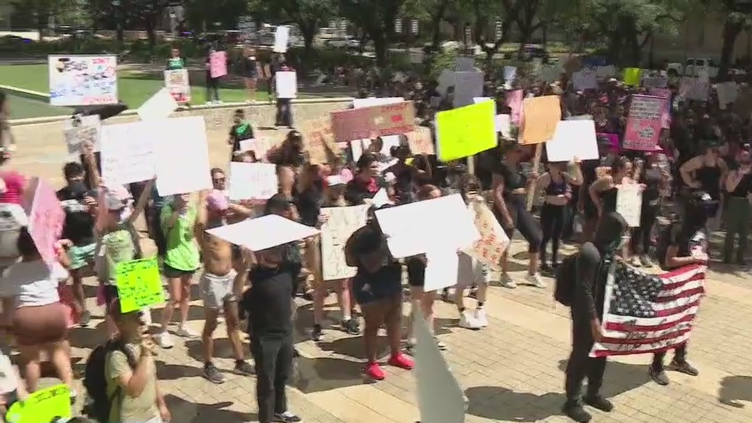 Abortion rights advocates protest across the country