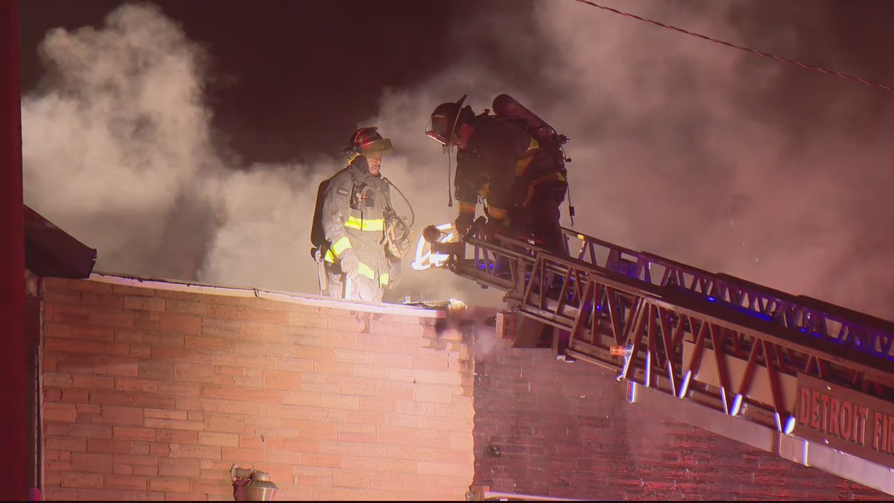 Failed smash and grab leads to fire, damaging nearby businesses