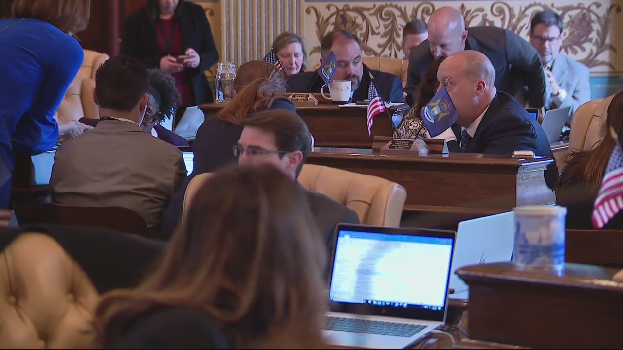 Michigan 1st state in decades to repeal ‘right-to-work’ law