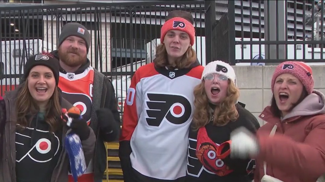 Hockey fans check into MetLife Stadium