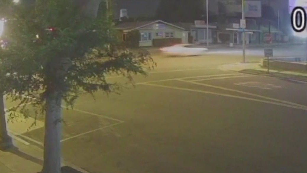 Tesla going 100 mph runs red light; crash kills 3