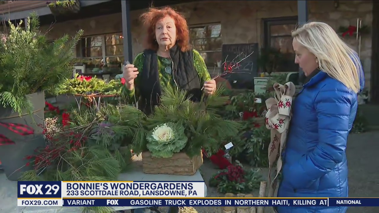 Holiday decorations at Bonnie's Wondergardens