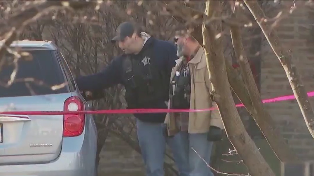 2 dead, 3 injured in targeted home invasion, shooting in Chicago