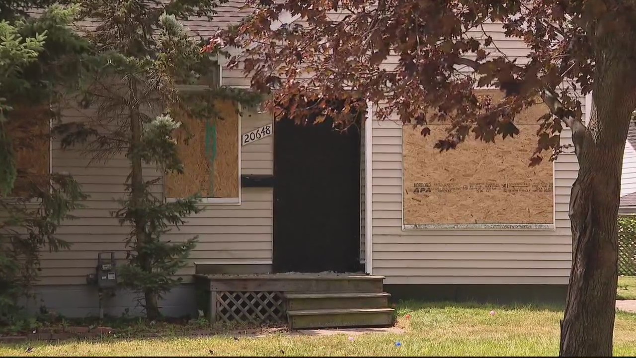 Harper Woods man who allegedly killed girlfriend, family while out on bond in front of judge Wednesday