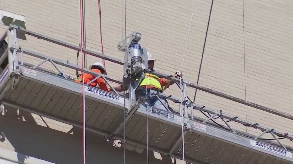 2 people involved in 'scaffolding malfunction' in downtown Austin