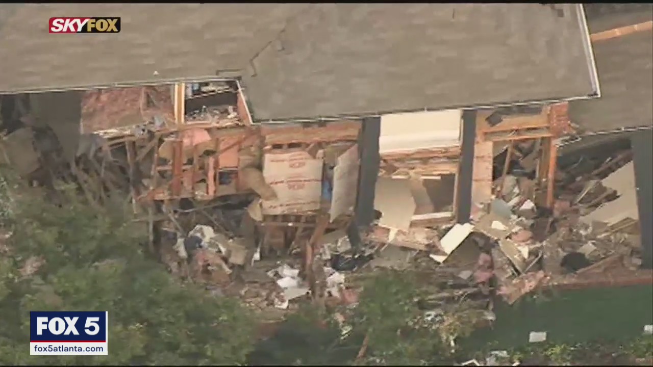 Dunwoody apartment explosion displaces residents