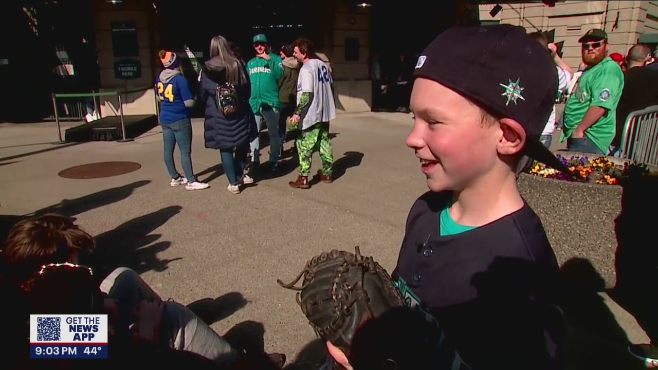 Mariners fans enjoy home opener at T-Mobile Park