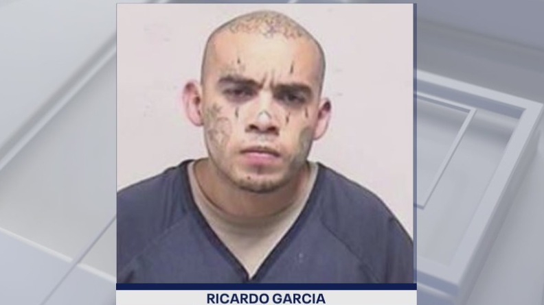 Kenosha grocery store robber wanted after standoff