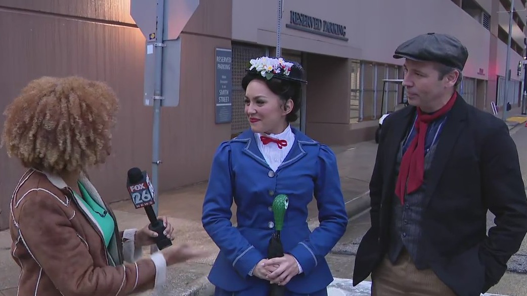 Mary Poppins at H-E-B Thanksgiving Day Parade