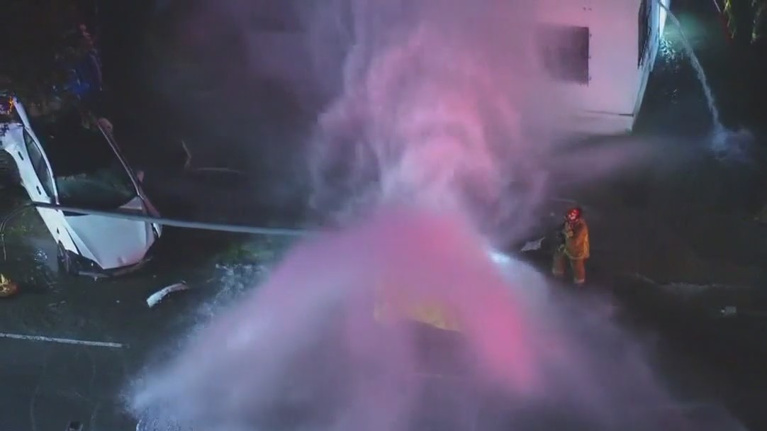 Hydrant sheared in Mid-City crash