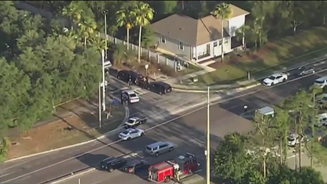 Weapons, gas tanks found inside car near FDOT building