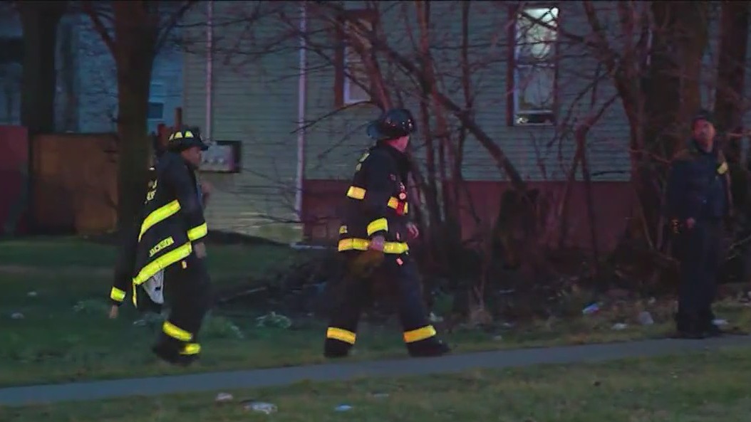 Fallen firefighters escorted to Chicago funeral homes