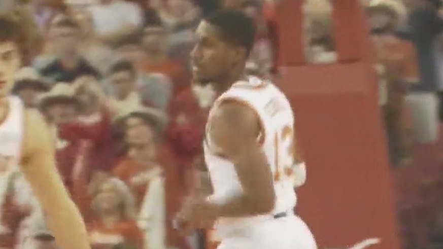 Texas Longhorns men's basketball team opens season with win