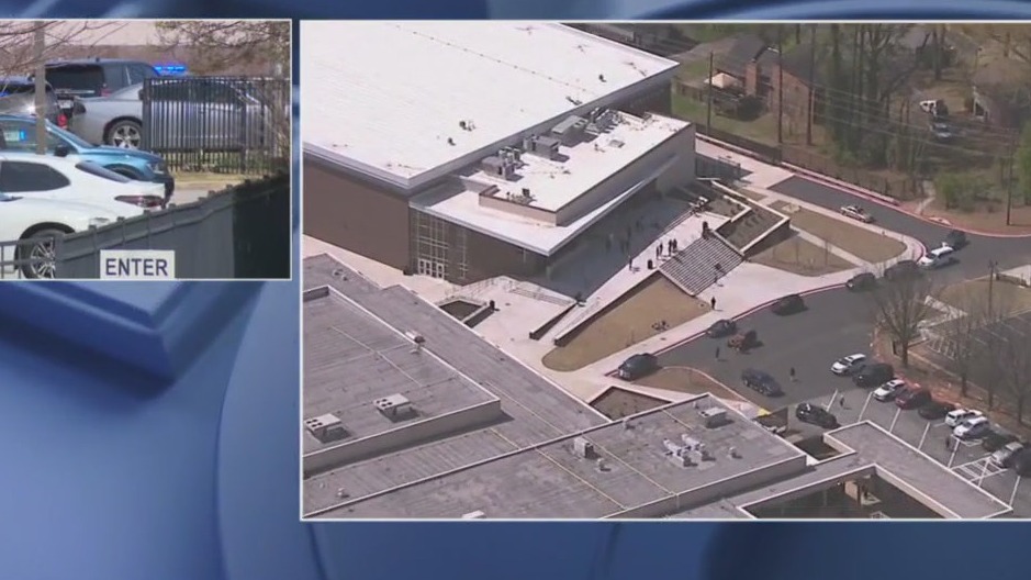 Student stabbed at Sprayberry High School