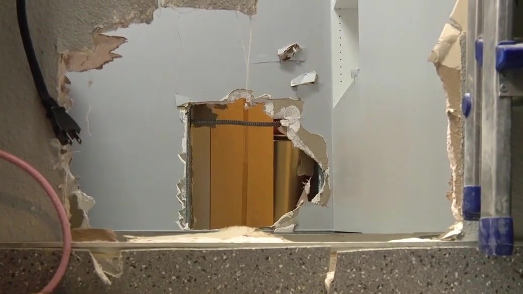 Thieves tunnel into Chatsworth businesses