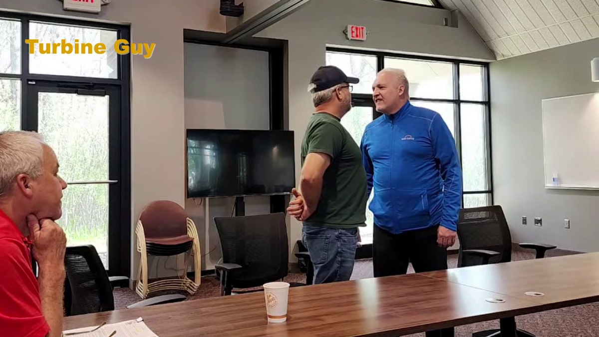 Orono mayor meeting erupts into face-to-face confrontation