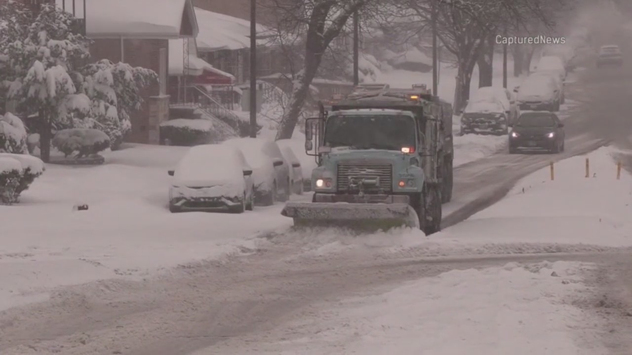 Chicago's snowplows ready up for season's first winter storm