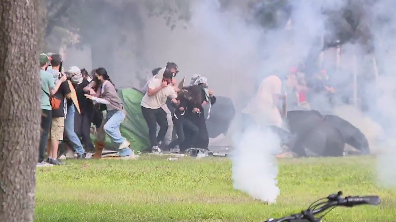 Chaos erupts as college campus protesters across US arrested