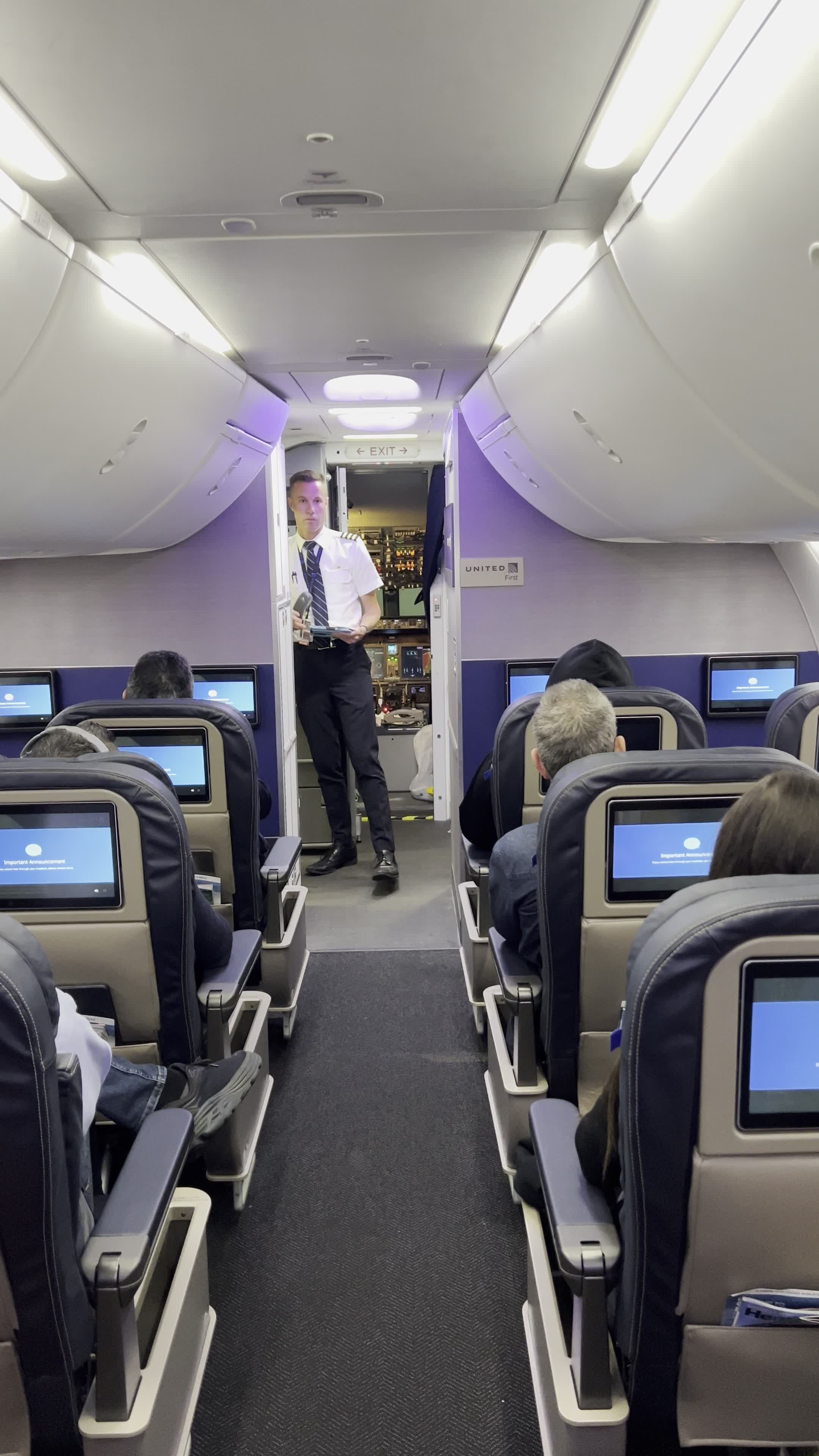 United pilot delivers moving pre-flight speech